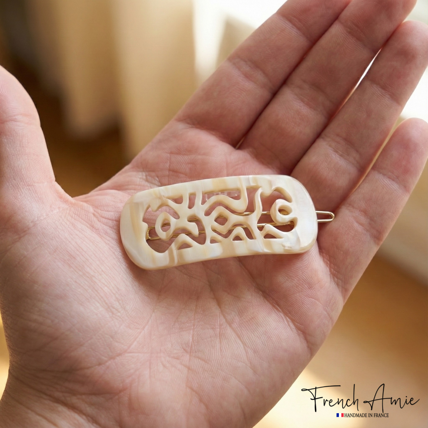 French Amie Swirls 2 ¼” Cellulose Handmade Tige Boule Snap Hair Clips for Women
