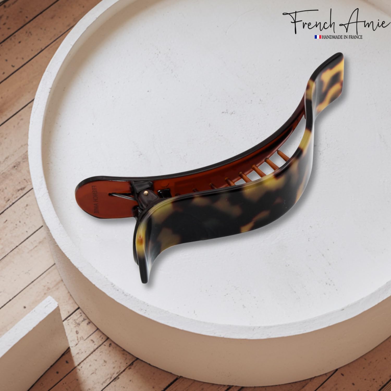 French Amie Duckbill Style Curved Rectangle Hair Claw – Women Girls Hair Clip