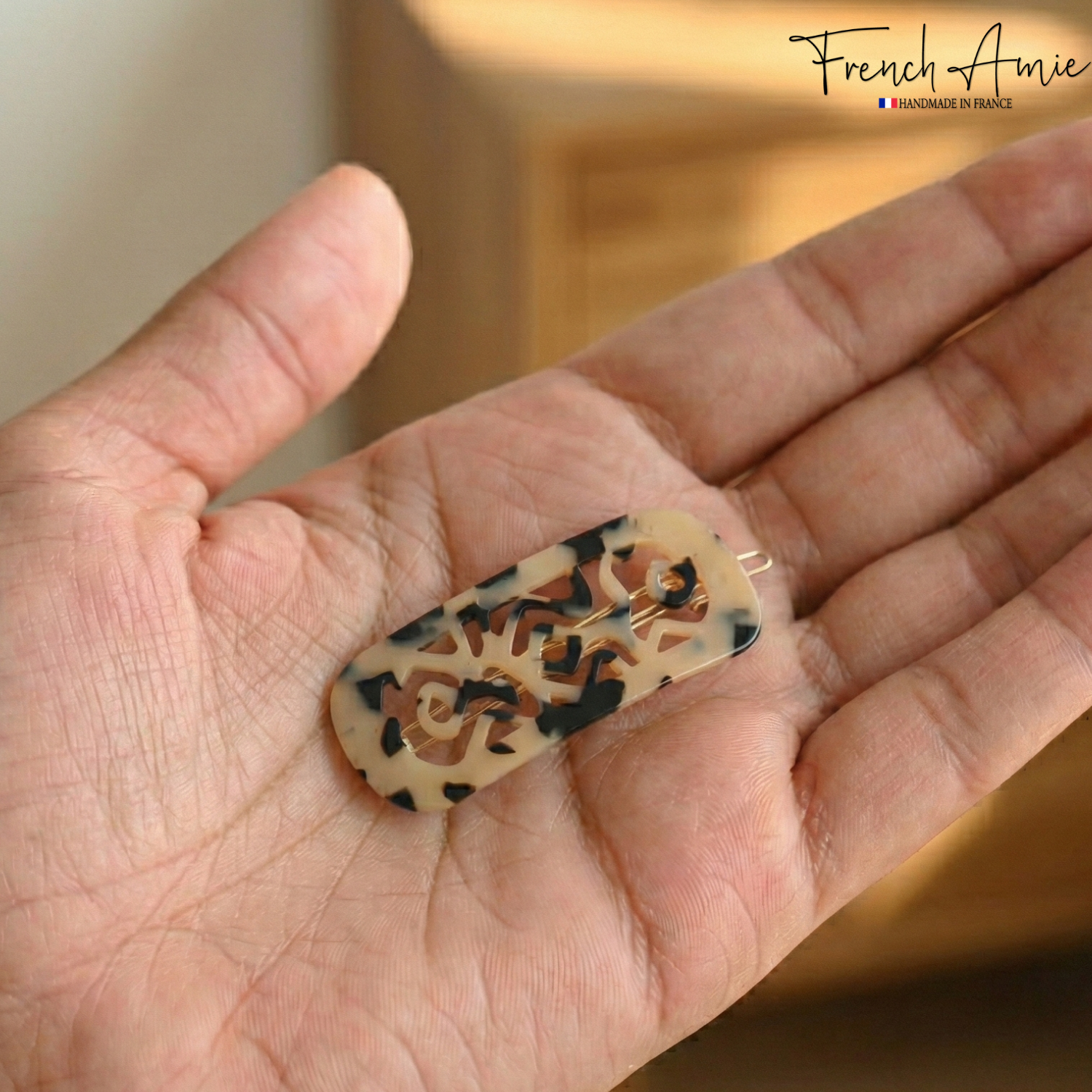 French Amie Swirls 2 ¼” Cellulose Handmade Tige Boule Snap Hair Clips for Women